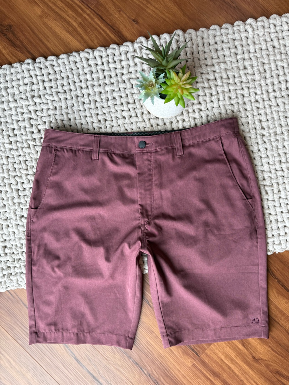 7 Diamonds | Men’s Venture Performance 10” Hybrid Shorts | Maroon | 34